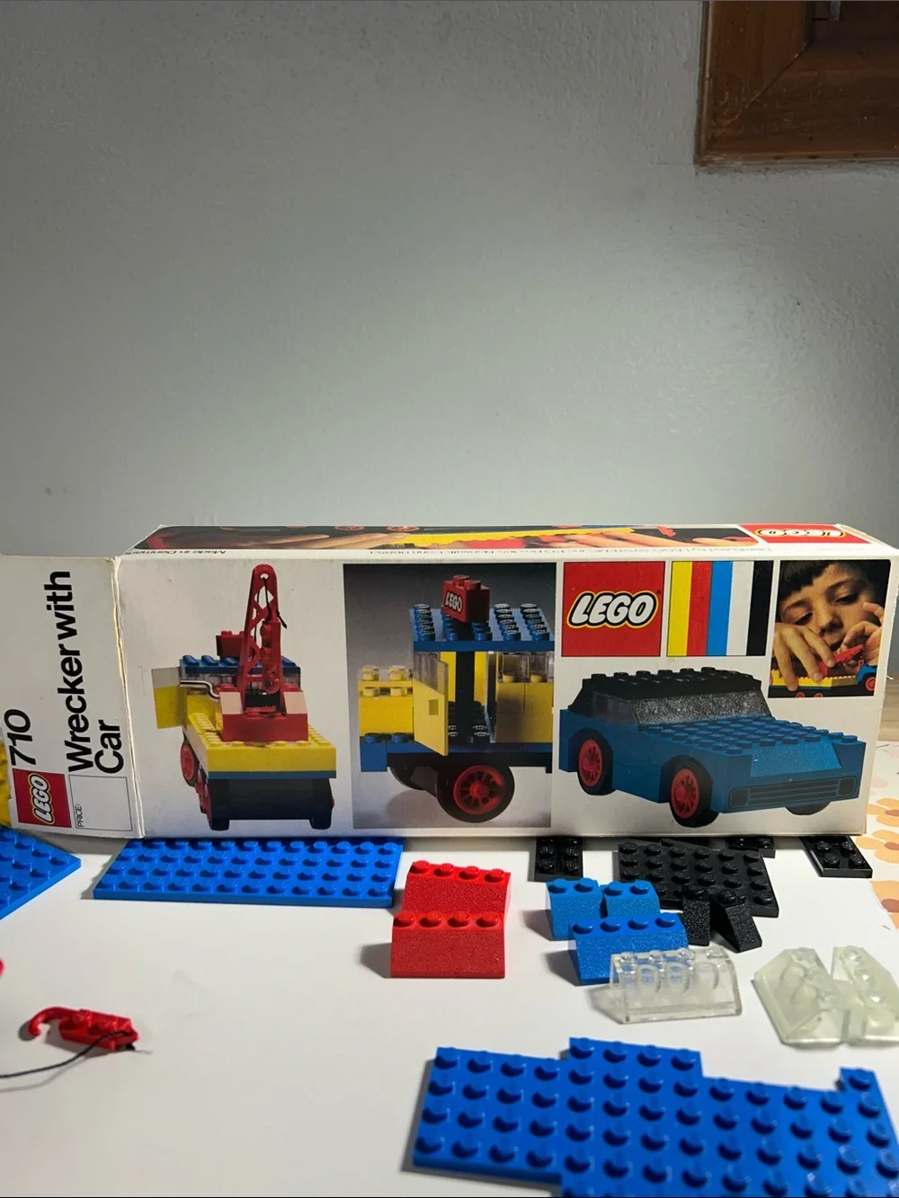 VTG Lego 1973 Wrecker with Car Set includes original box and instructions